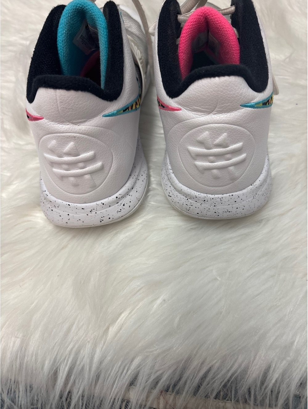 * | Nike | Kyrie Flytrap 3 'South Beach’ shoes. Size 10. - Picture 4 of 5